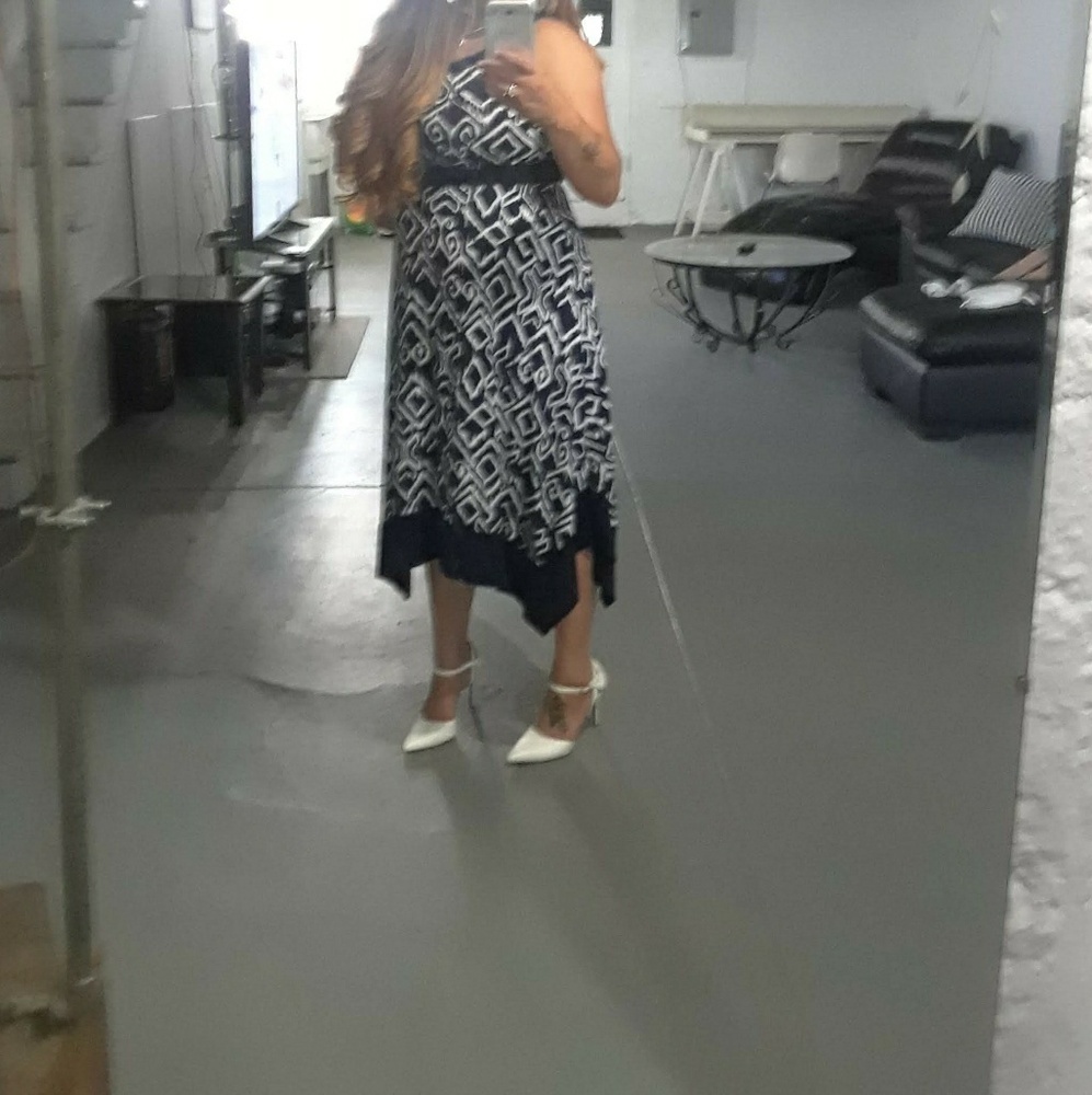 Dress - Picture 2 of 4
